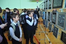 Благотворительная ярмарка изделий учеников
